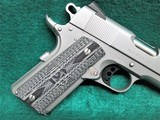 COLT - 1911 GOVERNMENT MODEL MK IV SERIES 70. CUSTOM SHOP. LIMITED EDITION 1 OF 100. STAINLESS. W-2 MAGS. BRAND NEW IN CASE! SKU#01070A1CS-C - .45 ACP - 6 of 11