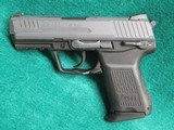 Heckler & Koch - MODEL HK 45C. VARIANT 1. COMPACT.
.IN FACTORY HARD CASE .W-2 MAGAZINES. MINTY BORE! - .45 ACP - 4 of 7