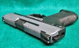 Heckler & Koch - MODEL HK 45C. VARIANT 1. COMPACT.
.IN FACTORY HARD CASE .W-2 MAGAZINES. MINTY BORE! - .45 ACP - 6 of 7