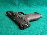 Smith & Wesson - MODEL M&P9 SHIELD. BLACK. 3 INCH BARREL. W-ONE 8 ROUND MAG. MINTY BORE! GREAT CONDITION! - 9mm Luger - 13 of 20