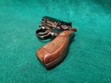 SMITH & WESSON - MODEL 19-3. BLUED. 2.5" BARREL. PINNED & RECESSED. NICE BORE! MFG. IN 1977. - .357 MAGNUM - 18 of 19
