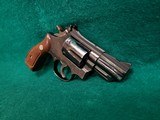 SMITH & WESSON - MODEL 19-3. BLUED. 2.5" BARREL. PINNED & RECESSED. NICE BORE! MFG. IN 1977. - .357 MAGNUM - 3 of 19