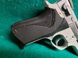 SMITH & WESSON - MODEL 6906. DA/SA. 4.5" BARREL. W-ONE 12 ROUND MAG. NIGHT SIGHTS. MINTY BORE! - 9MM LUGER - 12 of 16
