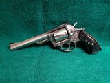 RUGER - SECURITY SIX. STAINLESS. DOUBLE ACTION. 6 INCH BARREL. ENGRAVED BY CLINT FINLEY.GORGEOUS! MFG. IN 1977 - .357 MAGNUM - 4 of 21