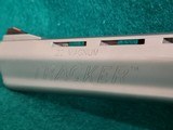 Taurus - TRACKER MODEL 991. STAINLESS. 6.5 INCH BARREL. DOUBLE ACTION. 9 SHOT. LARGE FRAME. MINTY BORE! VERY NICE! - .22 Magnum - 8 of 17