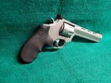 Taurus - TRACKER MODEL 991. STAINLESS. 6.5 INCH BARREL. DOUBLE ACTION. 9 SHOT. LARGE FRAME. MINTY BORE! VERY NICE! - .22 Magnum - 2 of 17