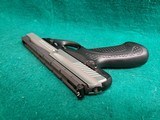 Beretta - U22 NEOS. TWO-TONE. IN ORIGINAL CASE. 4.5 INCH BARREL. W-2 MAGS. MINTY BORE! NEAR NEW! MFG. IN 2002 - .22 Long Rifle - 16 of 24