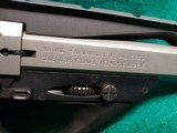 Beretta - U22 NEOS. TWO-TONE. IN ORIGINAL CASE. 4.5 INCH BARREL. W-2 MAGS. MINTY BORE! NEAR NEW! MFG. IN 2002 - .22 Long Rifle - 13 of 24