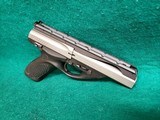 Beretta - U22 NEOS. TWO-TONE. IN ORIGINAL CASE. 4.5 INCH BARREL. W-2 MAGS. MINTY BORE! NEAR NEW! MFG. IN 2002 - .22 Long Rifle - 4 of 24