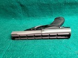 Beretta - U22 NEOS. TWO-TONE. IN ORIGINAL CASE. 4.5 INCH BARREL. W-2 MAGS. MINTY BORE! NEAR NEW! MFG. IN 2002 - .22 Long Rifle - 14 of 24