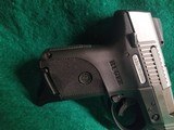 Ruger - SR9C. SUB-COMPACT CCW PISTOL. 3.5" BARREL. W-ONE 10 ROUND MAG. IN FACTORY CASE. NEAR MINT! - 9mm Luger - 8 of 21