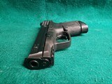 Smith & Wesson - M&P9C. COMPACT. 3.5" BARREL. IN ORIGINAL CASE. W-2 10 MAGS AND BACK STRAPS. TRIJICON HD NIGHT SIGHTS. NEAR NEW! - 9mm Luger - 18 of 23