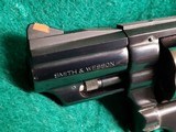 SMITH & WESSON - MODEL 19-4. BLUED. 2.5" BARREL. PINNED AND RECESSED. BEAUTIFUL GUN! MFG. IN 1980 - .357 MAGNUM - 17 of 19