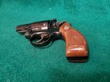 SMITH & WESSON - MODEL 19-4. BLUED. 2.5" BARREL. PINNED AND RECESSED. BEAUTIFUL GUN! MFG. IN 1980 - .357 MAGNUM - 18 of 19