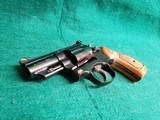 SMITH & WESSON - MODEL 19-4. BLUED. 2.5" BARREL. PINNED AND RECESSED. BEAUTIFUL GUN! MFG. IN 1980 - .357 MAGNUM - 14 of 19