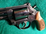 SMITH & WESSON - MODEL 19-4. BLUED. 2.5" BARREL. PINNED AND RECESSED. BEAUTIFUL GUN! MFG. IN 1980 - .357 MAGNUM - 12 of 19