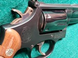 SMITH & WESSON - MODEL 19-4. BLUED. 2.5" BARREL. PINNED AND RECESSED. BEAUTIFUL GUN! MFG. IN 1980 - .357 MAGNUM - 16 of 19
