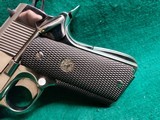 COLT - 1911 GOVERNMENT. SERIES 80. W-MAG. *RARE FACTORY ULTIMATE BRIGHT STAINLESS FINISH* MFG. IN 1996. IN CASE. VERY NICE! - .45 ACP - 12 of 19