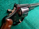 SMITH & WESSON - MODEL 1950 TARGET (PRE-MODEL 24). 6.5" BBL. MFG. CIRCA 1955/56. NEAR MINT WITH BRIGHT BLUED ORIGINAL FINISH! - .44 SPL - 8 of 22