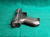 Walther - MODEL P22. GRAY STRIPED FRAME. W-ONE MAGAZINE. 3.25 INCH BARREL. NICE BORE! - .22 LR - 21 of 21