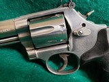 SMITH & WESSON - MODEL 686-6 PLUS*. 7-SHOT. STAINLESS. 3" BBL. W-CASE. VERY NICE! - .357 MAGNUM - 18 of 19