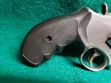 SMITH & WESSON - MODEL 686-6 PLUS*. 7-SHOT. STAINLESS. 3" BBL. W-CASE. VERY NICE! - .357 MAGNUM - 8 of 19