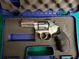 SMITH & WESSON - MODEL 686-6 PLUS*. 7-SHOT. STAINLESS. 3" BBL. W-CASE. VERY NICE! - .357 MAGNUM - 1 of 19