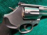 SMITH & WESSON - MODEL 686-6 PLUS*. 7-SHOT. STAINLESS. 3" BBL. W-CASE. VERY NICE! - .357 MAGNUM - 9 of 19