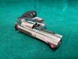 SMITH & WESSON - MODEL 686-6 PLUS*. 7-SHOT. STAINLESS. 3" BBL. W-CASE. VERY NICE! - .357 MAGNUM - 15 of 19