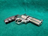SMITH & WESSON - MODEL 686-6 PLUS*. 7-SHOT. STAINLESS. 3" BBL. W-CASE. VERY NICE! - .357 MAGNUM - 12 of 19