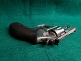 SMITH & WESSON - MODEL 686-6 PLUS*. 7-SHOT. STAINLESS. 3" BBL. W-CASE. VERY NICE! - .357 MAGNUM - 16 of 19
