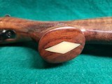 Weatherby - MARK V LEFT HAND - JAPAN MADE. 24 INCH PORTED BARREL. BLUED. W-BUEHLER RINGS. GORGEOUS RIFLE! MINTY BORE! - .300 Weatherby Magnum - 14 of 21