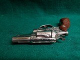 Ruger - POLICE SERVICE-SIX. STAINLESS. 2.5". BEAUTIFULLY ENGRAVED BY CLINT FINLEY. NICE BORE! MFG. IN 1977 - .357 Magnum - 20 of 22