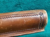 SIXKILLER CUSTOM HIGH QUALITY TOOLED LEATHER RIFLE/SHOTGUN SCABBARD BY W. OSTIN. 39 INCHES LONG - 6 of 12