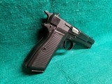 FM/FN BROWNING - HI POWER ARGENTINE CONTRACT PISTOL. 4.5" BBL. W-1 MAG. MFG. CIRCA LATE 80'S. VERY NICE! - 9MM - 2 of 16