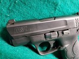 SMITH & WESSON - M&P40 SHIELD. SINGLE STACK. SUB-COMPACT CARRY PISTOL. W-1 MAG. NEAR MINT! - .40 S&W - 14 of 15