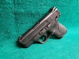 SMITH & WESSON - M&P40 SHIELD. SINGLE STACK. SUB-COMPACT CARRY PISTOL. W-1 MAG. NEAR MINT! - .40 S&W - 5 of 15