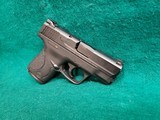 SMITH & WESSON - M&P40 SHIELD. SINGLE STACK. SUB-COMPACT CARRY PISTOL. W-1 MAG. NEAR MINT! - .40 S&W - 3 of 15