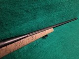 WEATHERBY -MARK V ULTRA LIGHTWEIGHT. TAN/BLACK WEBBED STOCK. 26" FLUTED BBL. NEW IN BOX! - .270 Wby. Mag. - 4 of 8