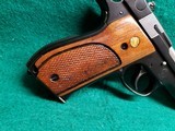 SMITH & WESSON - MODEL 39-2. DA/SA. 4" BBL. W-MAG. NICE BORE! MFG. CIRCA LATE 70'S - 9MM LUGER - 7 of 15