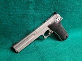 SMITH & WESSON - MODEL 2206. STAINLESS STEEL. 6" BBL. W-MAG. NEAR MINT W-CHERRY BORE! CIRCA MID 1990'S - .22 LR - 6 of 16