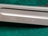 SMITH & WESSON - MODEL 2206. STAINLESS STEEL. 6" BBL. W-MAG. NEAR MINT W-CHERRY BORE! CIRCA MID 1990'S - .22 LR - 9 of 16