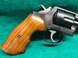 SMITH & WESSON MODEL 10-5 38 SPECIAL CALIBER - 2 of 12