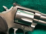 SMITH & WESSON MODEL 686 .357 MAGNUM - 20 of 22