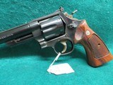 SMITH AND WESSON MODEL 29 SILHOUETTE - 3 of 9