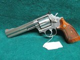 SMITH AND WESSON 686-3 .357 MAGNUM - 1 of 9
