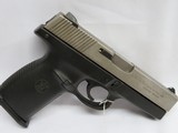 SMITH & WESSON-SW40V-40 S&W - 2 of 13
