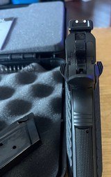 Rock Island Tac Ultra FS 1911 9mm/22 TCM Combo - 6 of 9