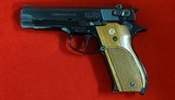 Smith & Wesson 39-2. 9mm - 4 of 11