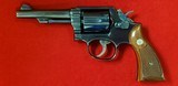Smith & Wesson Model 10-5 38spl - 4 of 14
